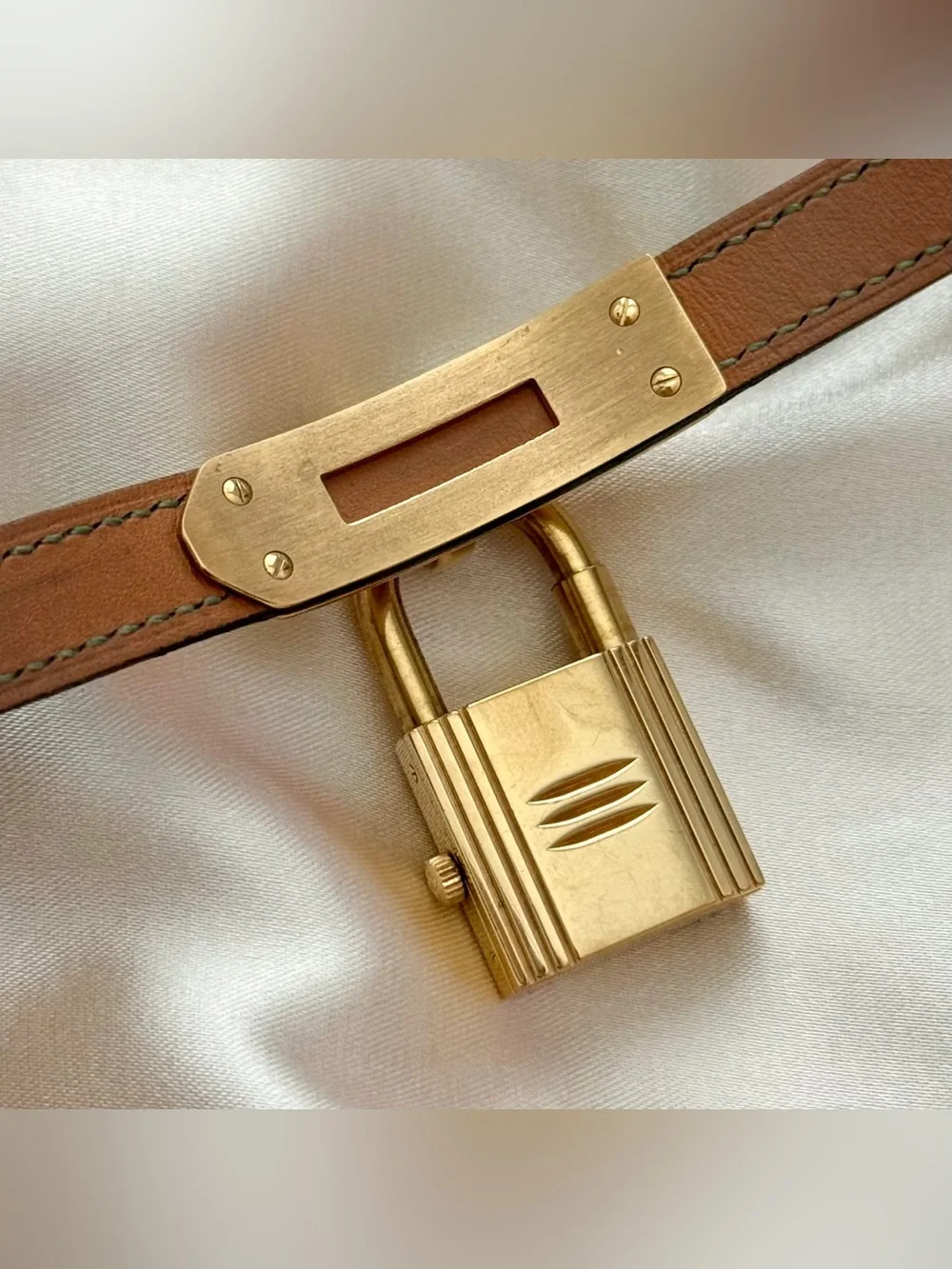 AUTHENTIC VINTAGE HERMES KELLY LOCK GREEN LEATHER WATCH - Picture 7 of 9